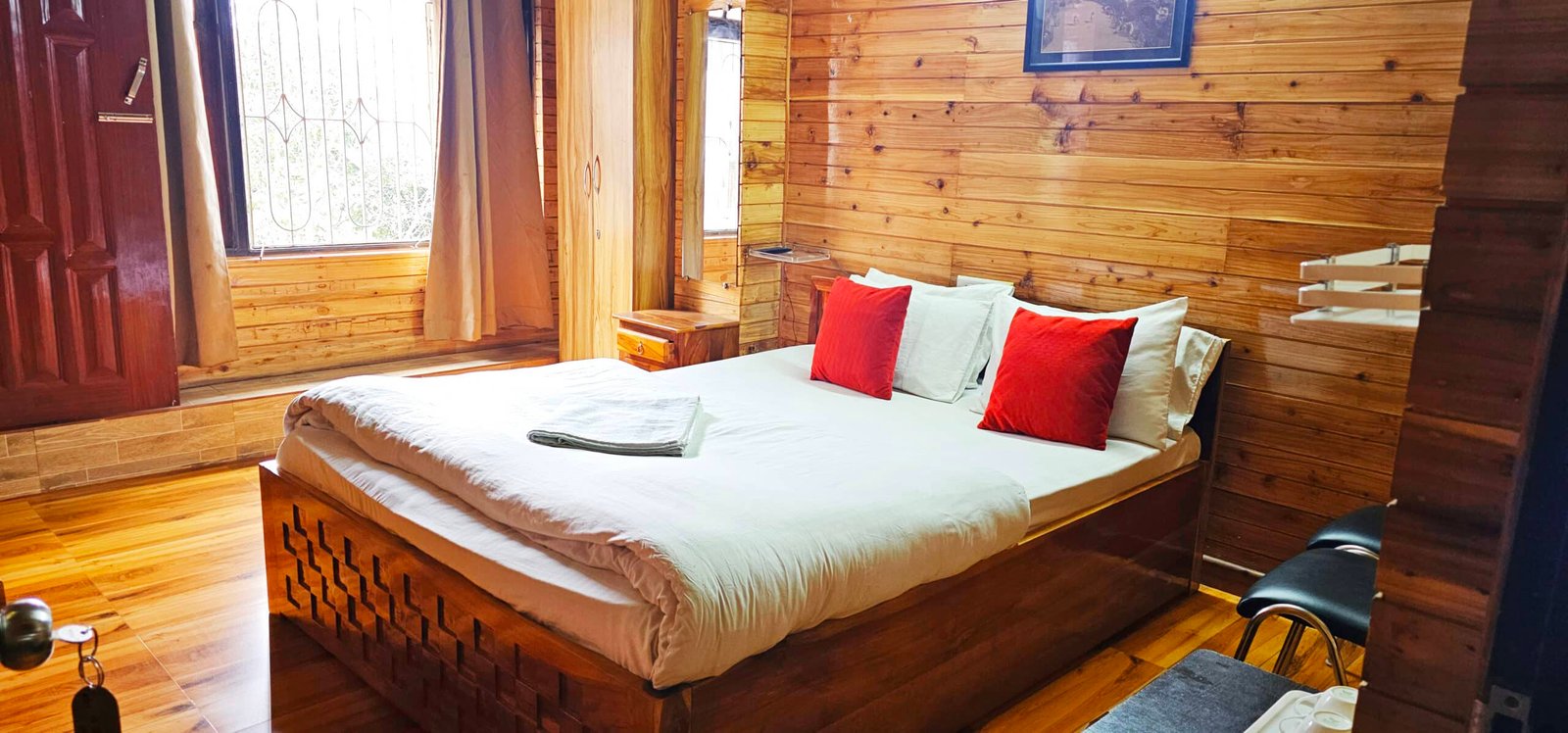 Misty Nest mountain view room at View Point Residency Darjeeling