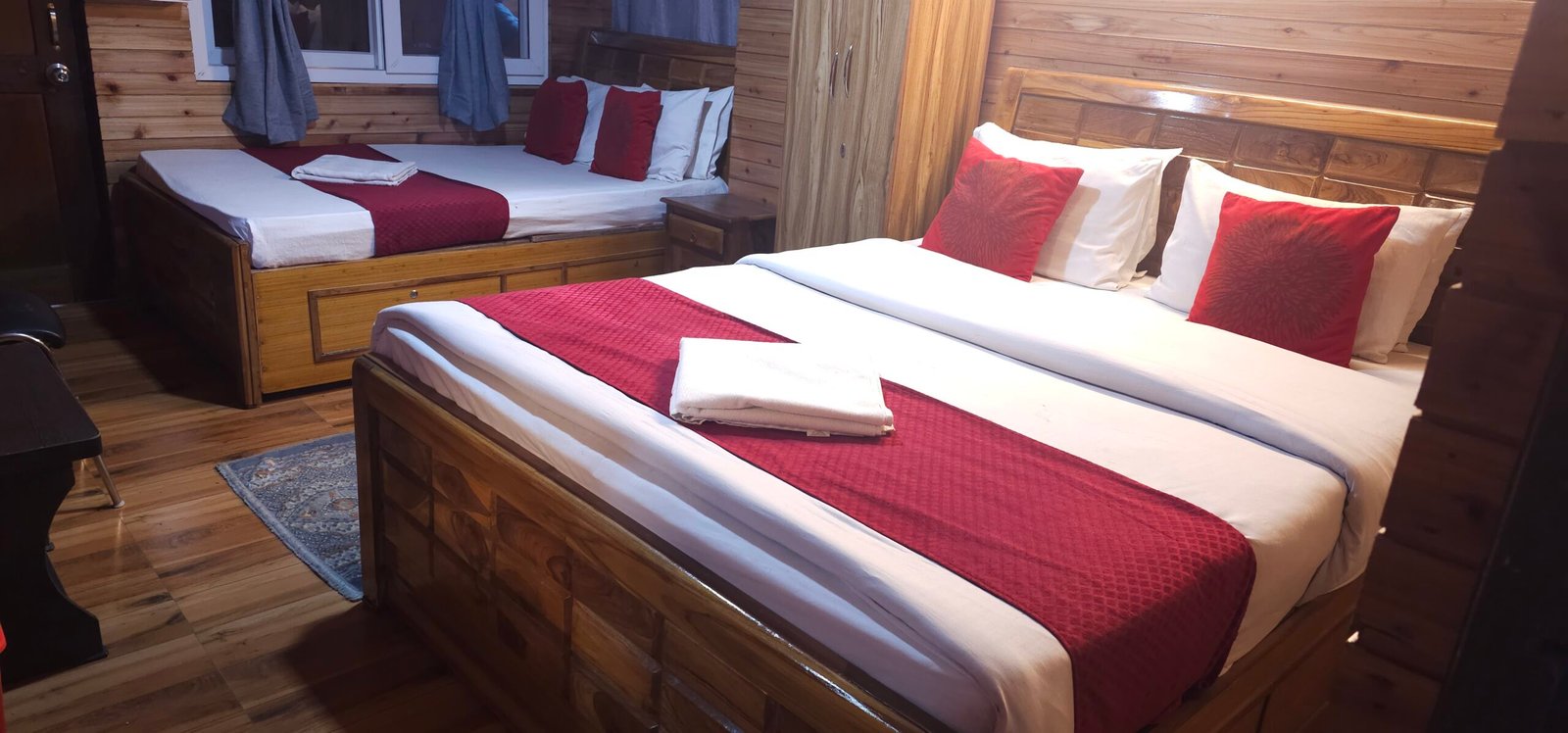 Pine Heaven family suite bedroom
