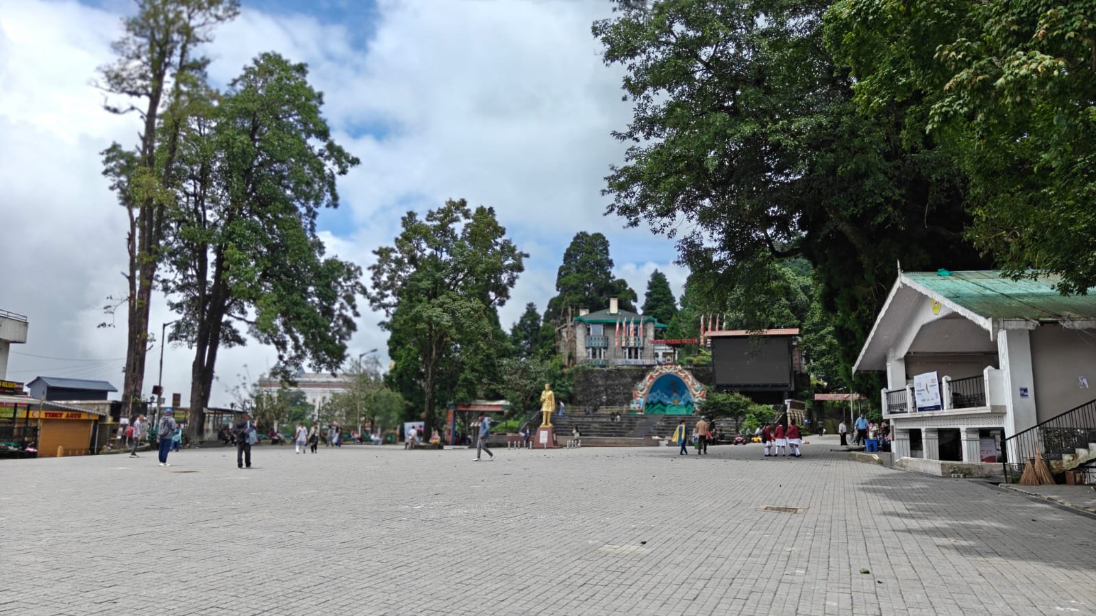 Darjeeling mountain view near View Point Residency hotel